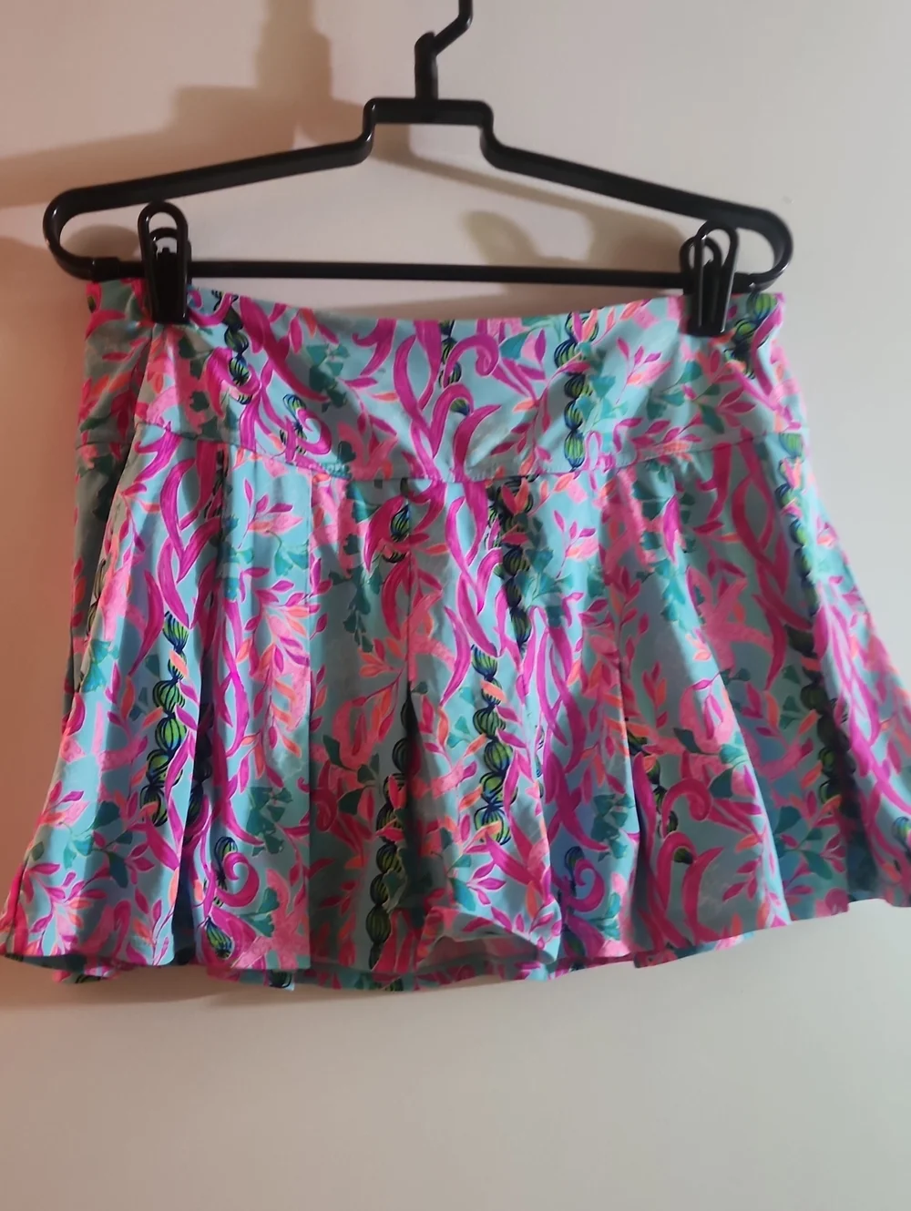 Lilly Pulitzer Luxlrtic Frazer Floral Pink, Teal  and Aqua Pleated Women's Skort